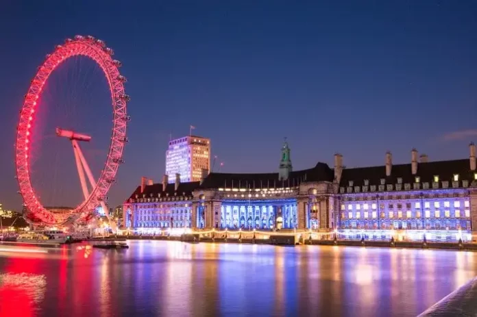 The Ultimate Guide: Top 10 Must-See Attractions in the United Kingdom