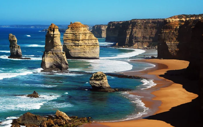 Unveiling Australia's Must-See Attractions: The Top 10 Landmarks That Capture the Essence of the Land Down Under