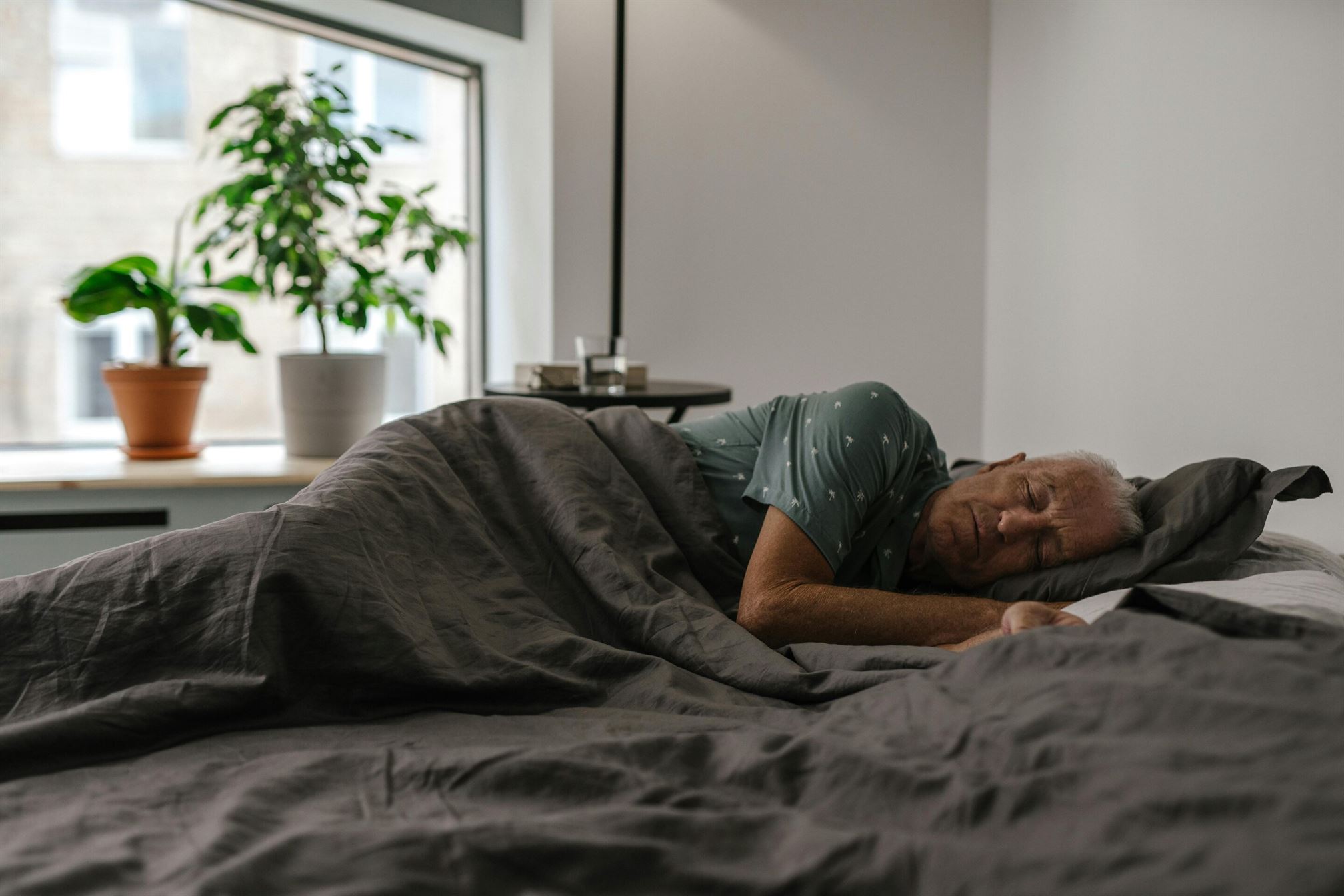 Sleep Doctor Explains: The Perfect Sleep Formula for Seniors Aged 60 and Above